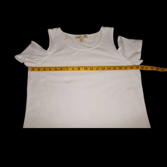 Hot summer, cold shoulder! - Picture 8 of 12